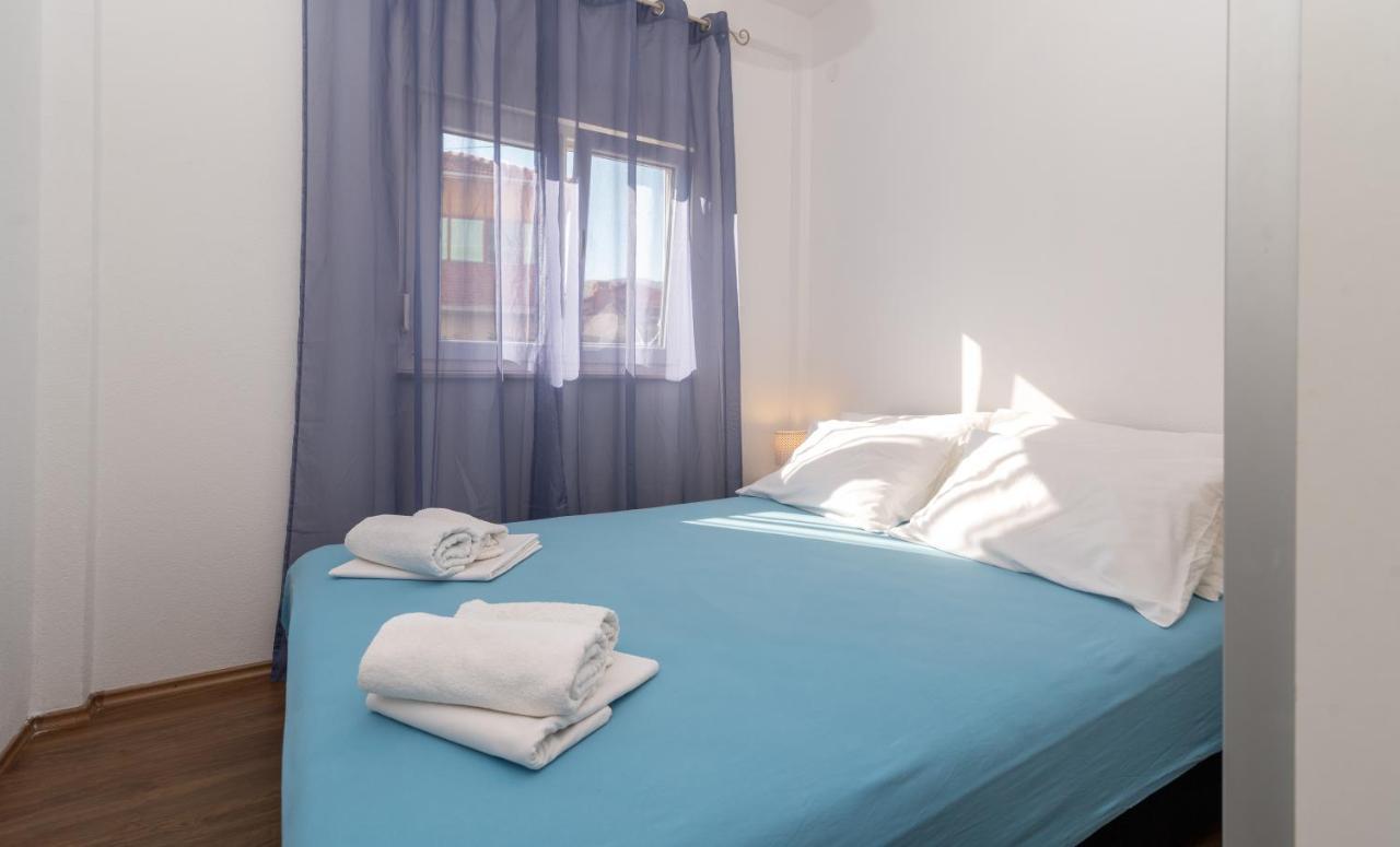 Apartments Bruna Трогір Екстер'єр фото