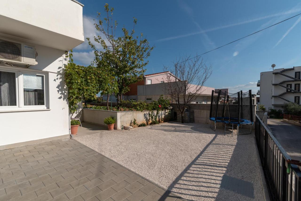Apartments Bruna Трогір Екстер'єр фото