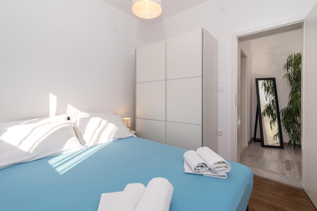Apartments Bruna Трогір Екстер'єр фото