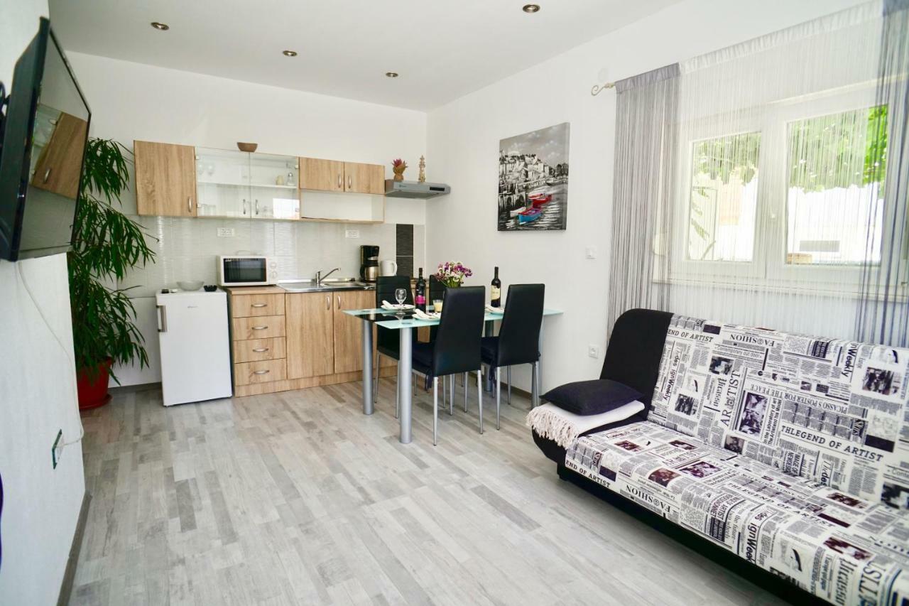 Apartments Bruna Трогір Екстер'єр фото