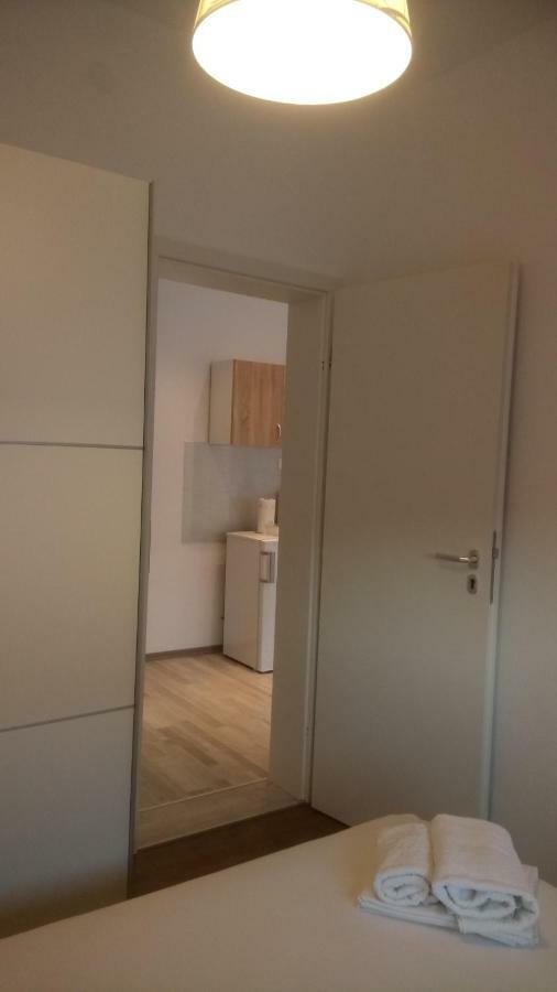 Apartments Bruna Трогір Екстер'єр фото